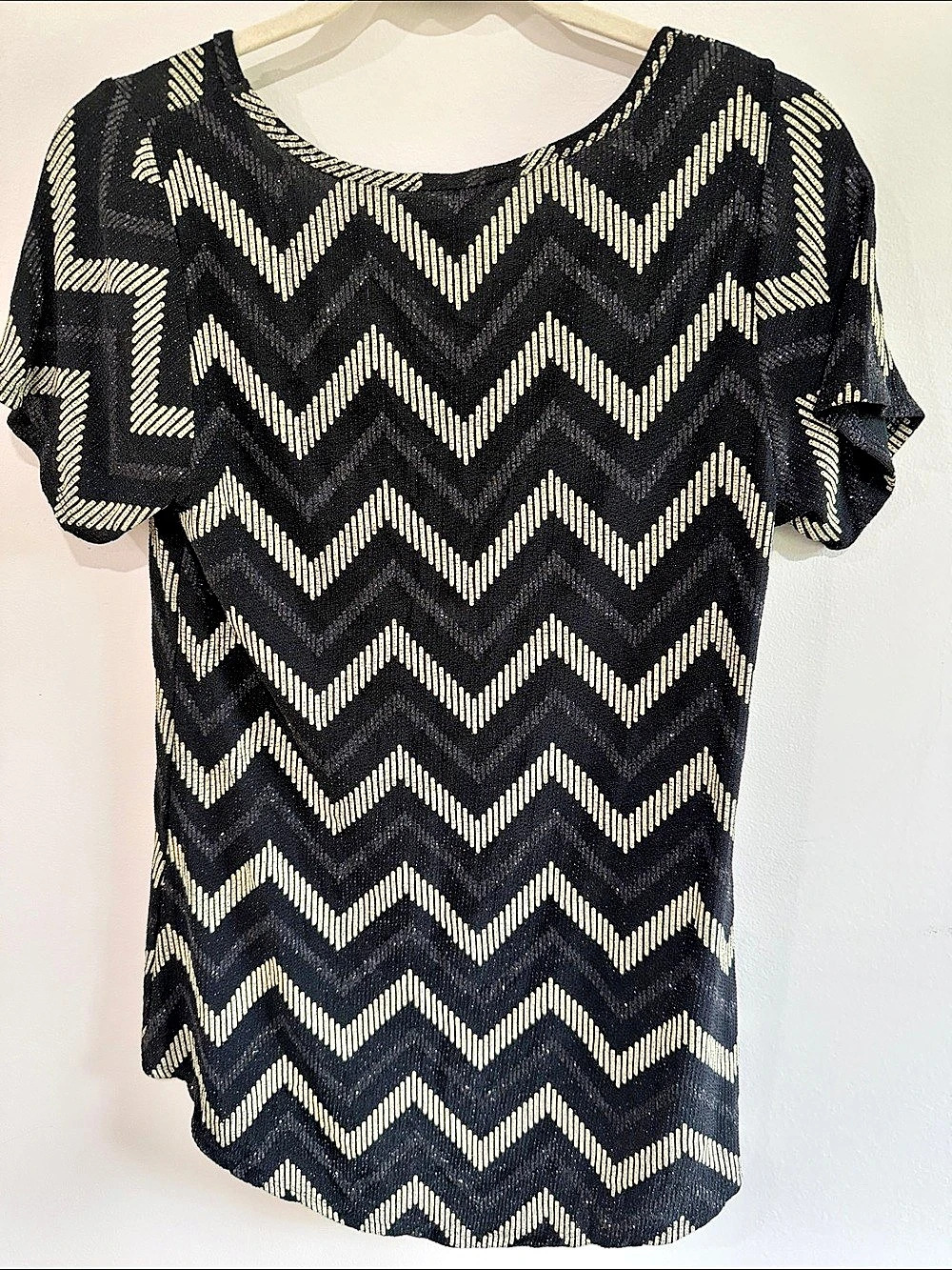 Lularoe Chevron Short Sleeve Top Size XS Like New